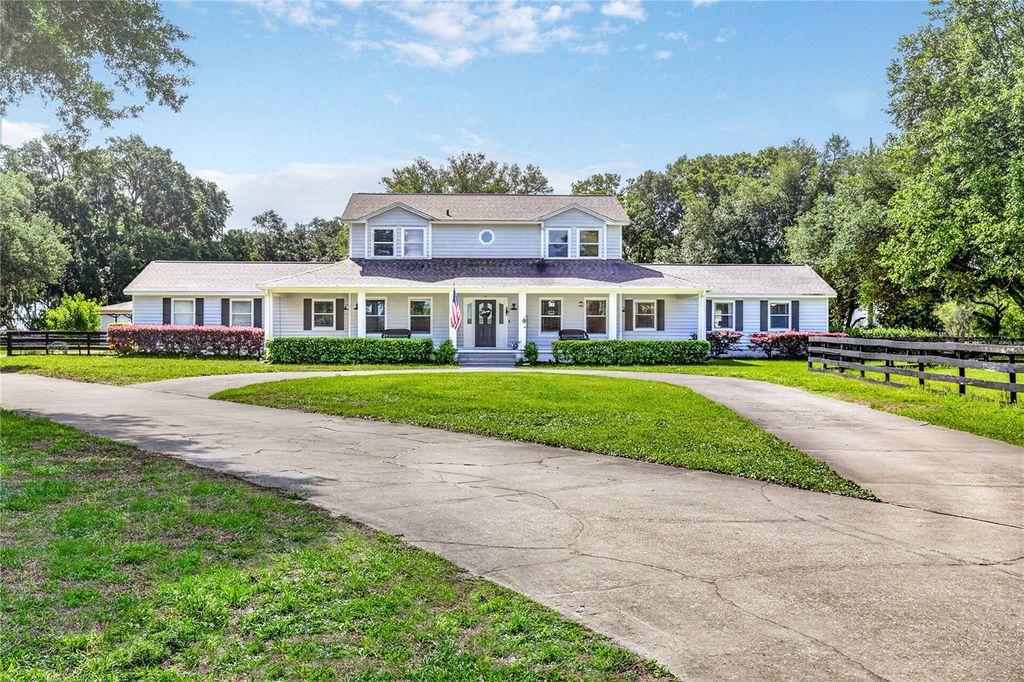 Photo of 32040 Chestnut Lane, Sorrento, FL 32776 (MLS # G5110634)