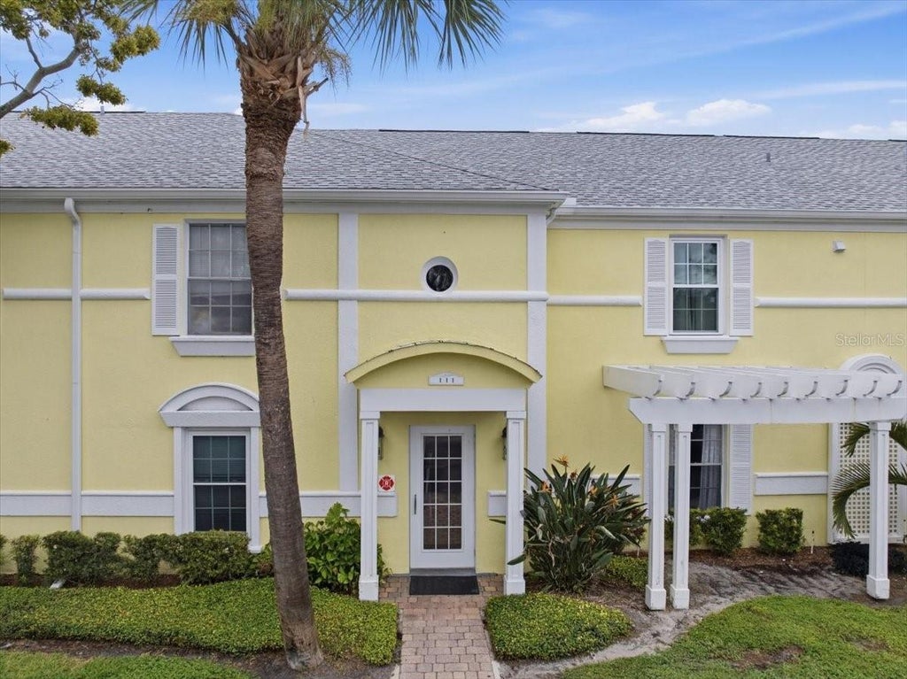 Photo of 111 Seahorse Drive SE #B, St Petersburg, FL 33705 (MLS # TB8551351)