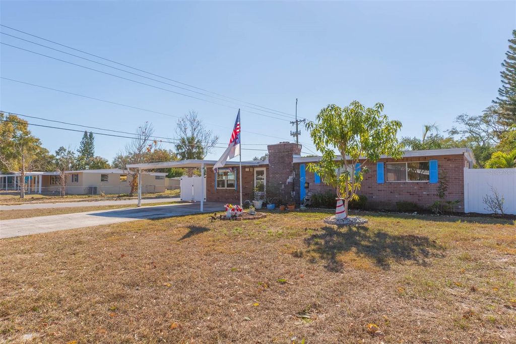 Photo of 4102 W Fairview Heights, Tampa, FL 33616 (MLS # TB8471700)