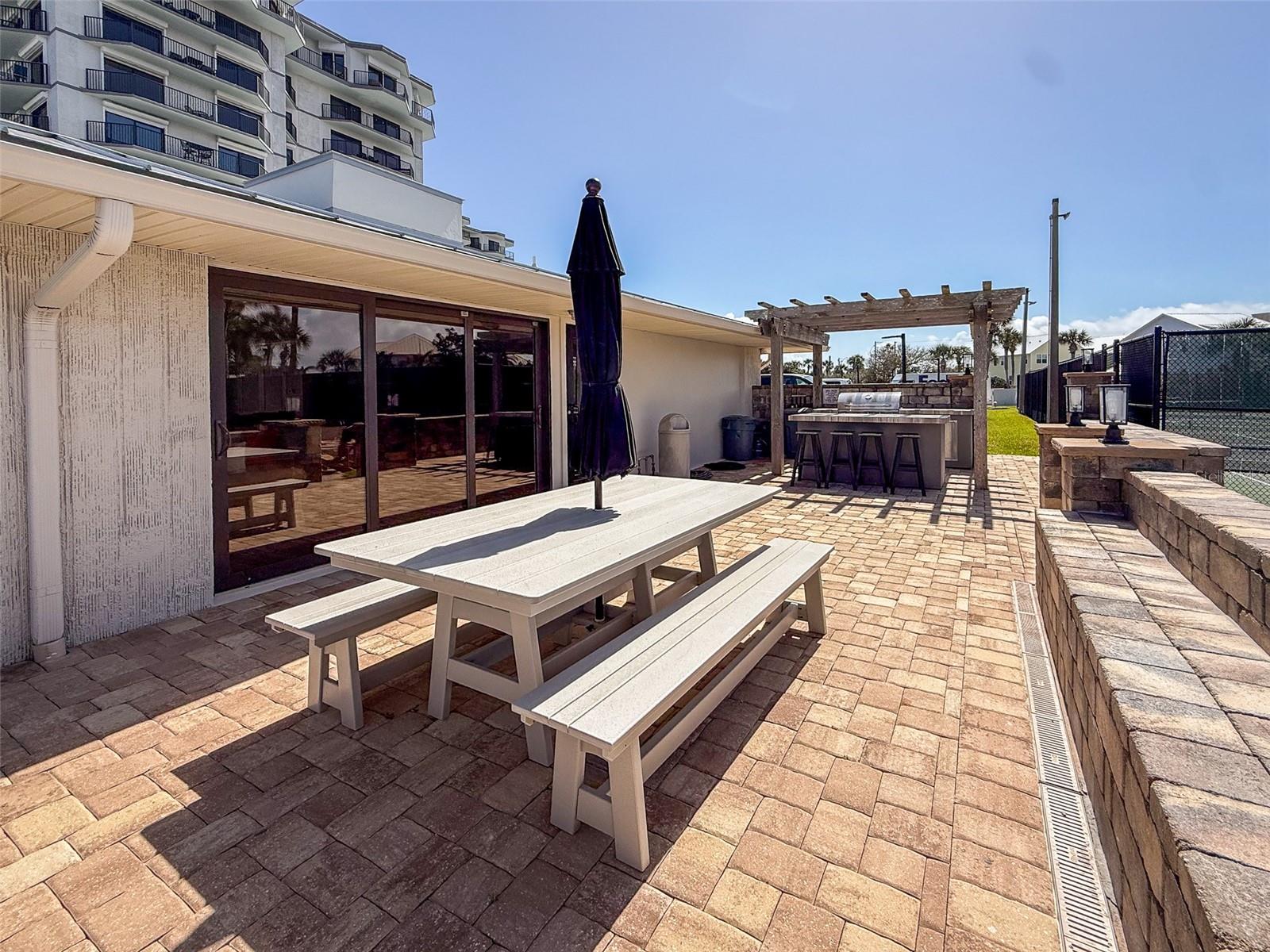 DIAMOND HEAD POINT CONDO - Residential