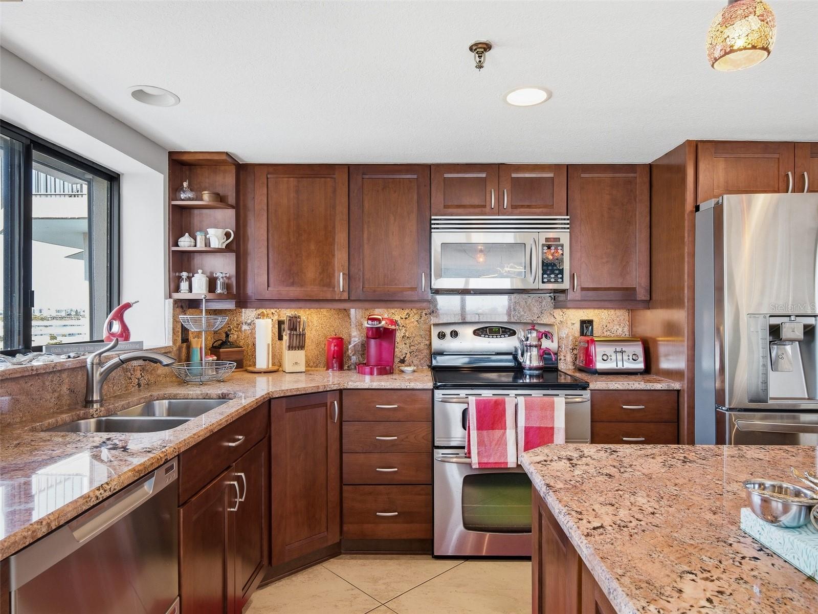 DIAMOND HEAD POINT CONDO - Residential