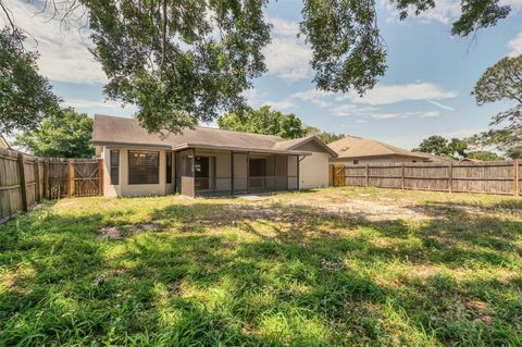 A home in WINTER HAVEN