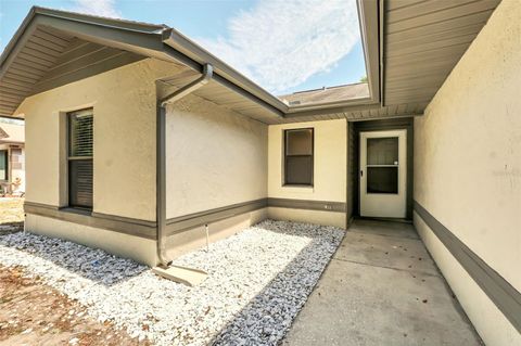 A home in WINTER HAVEN