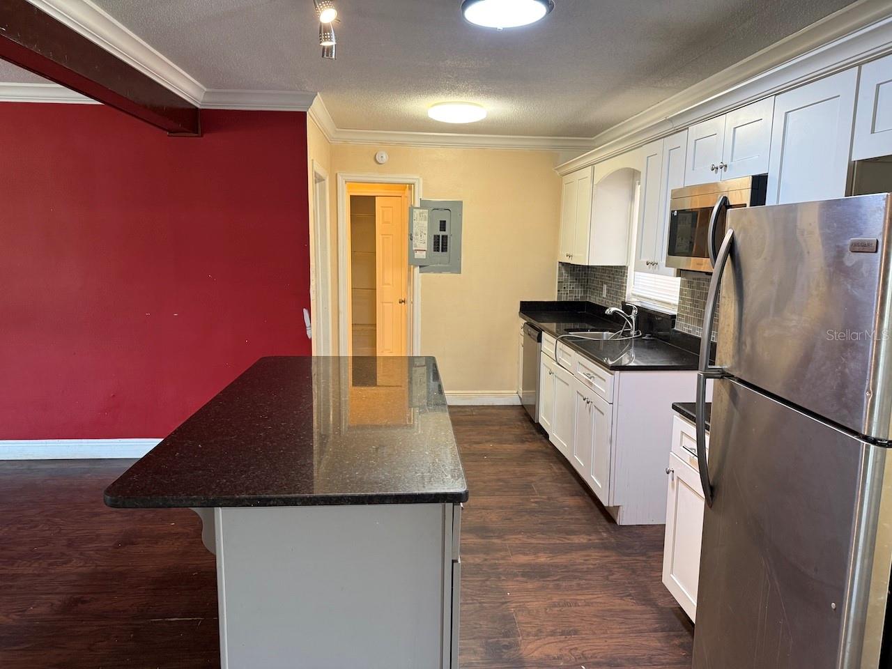 MEADOWBROOK ACRES 1ST ADD - Residential