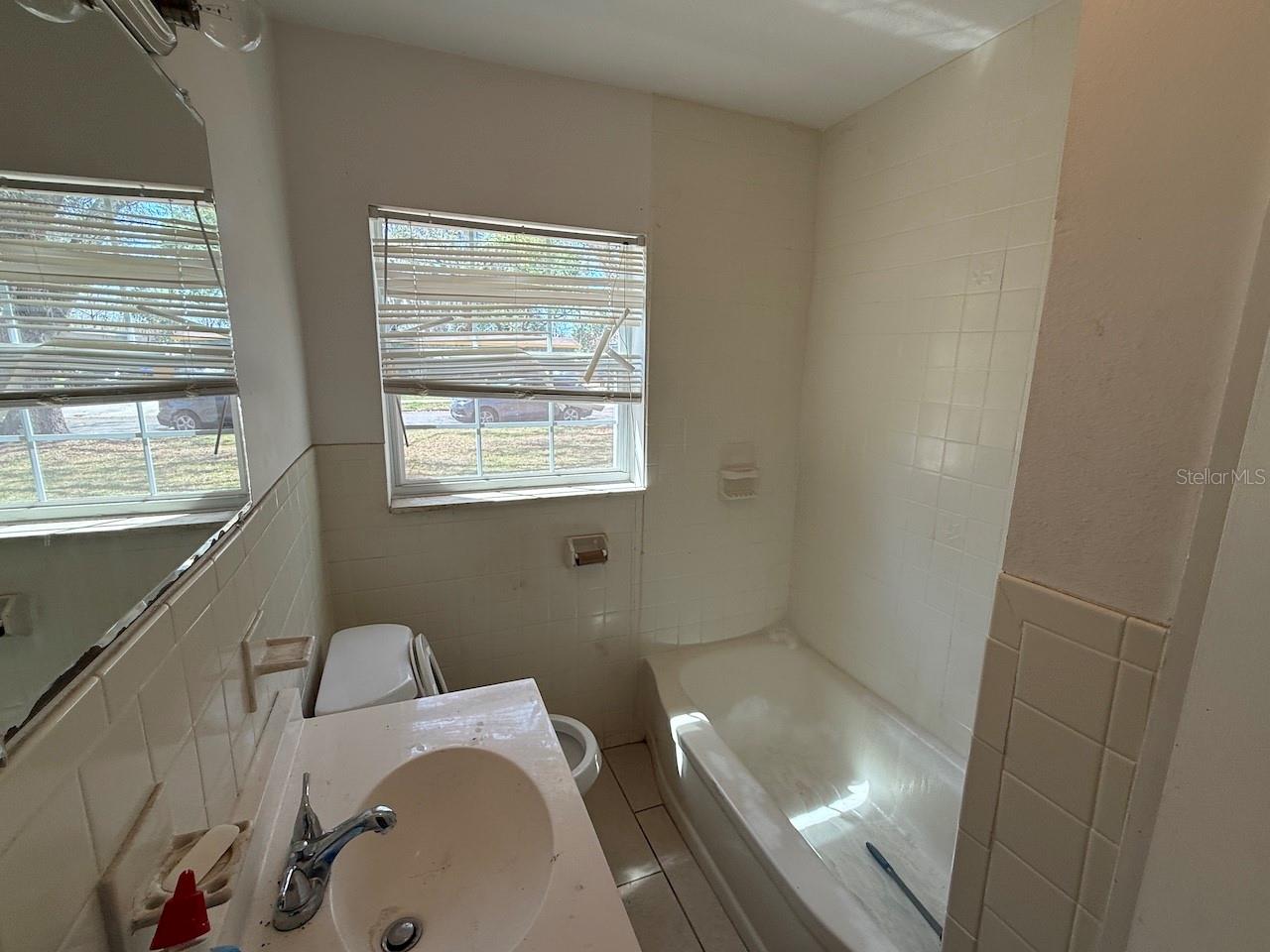 MEADOWBROOK ACRES 1ST ADD - Residential