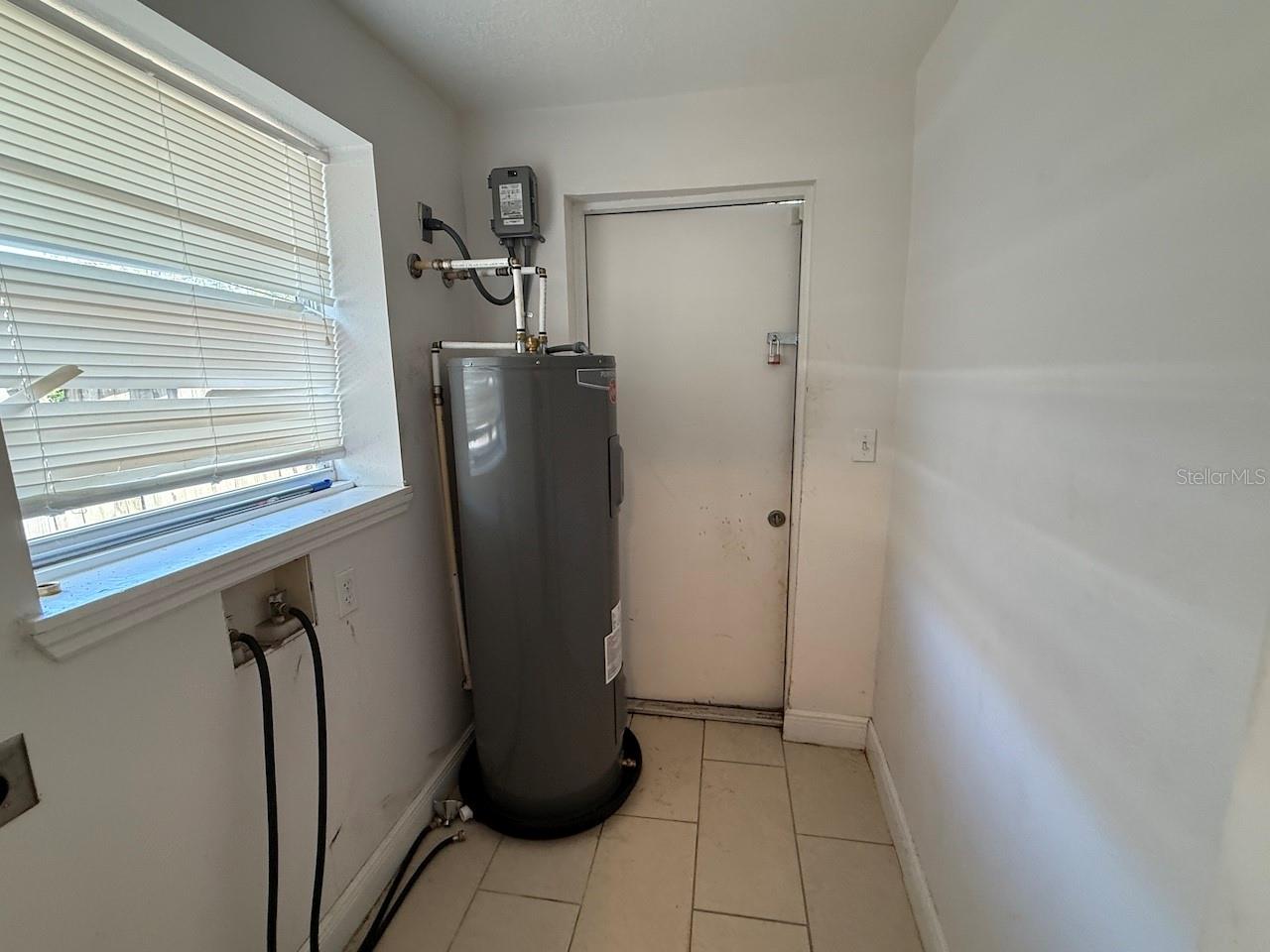 MEADOWBROOK ACRES 1ST ADD - Residential