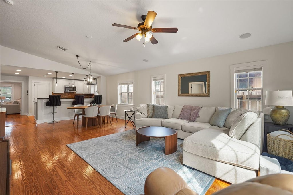 Photo of 11 S Lawsona Boulevard, Orlando, FL 32801 (MLS # O6449488)
