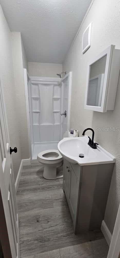 COUNTRY GREEN PH 01 UNIT 02 - Residential Lease