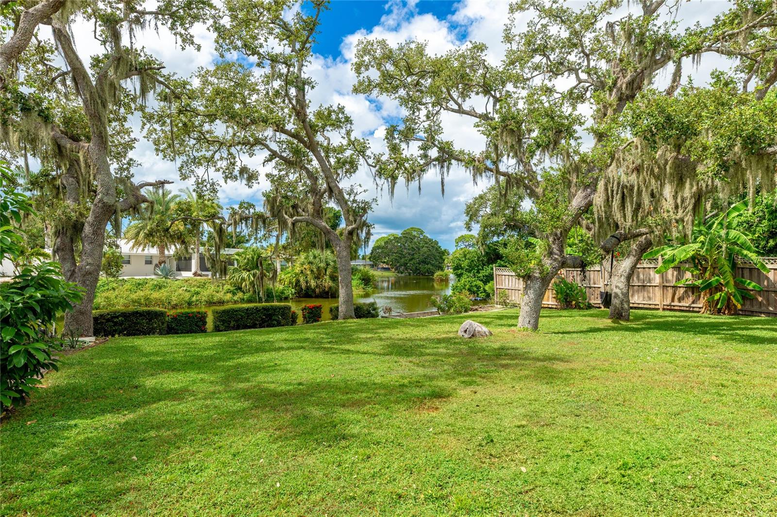 SHADOW LAKES - Residential Lease