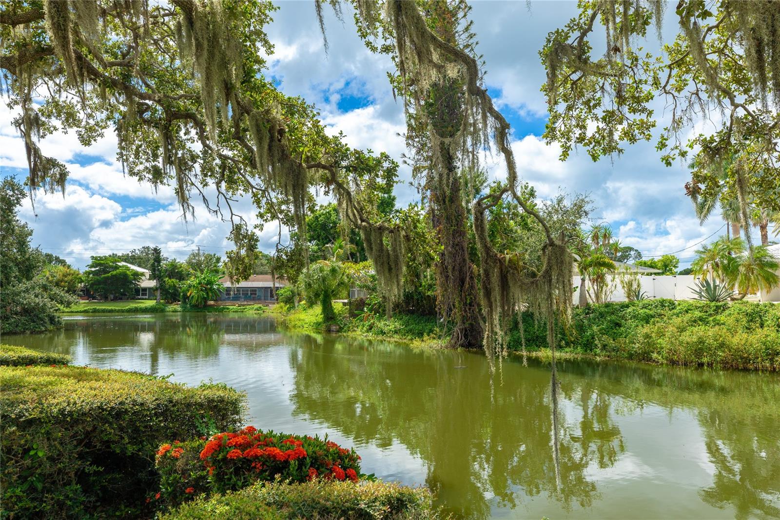 SHADOW LAKES - Residential Lease