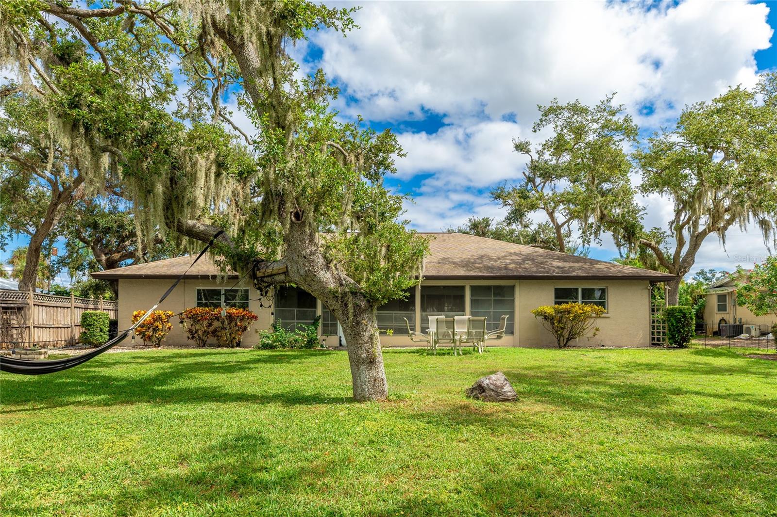 SHADOW LAKES - Residential Lease