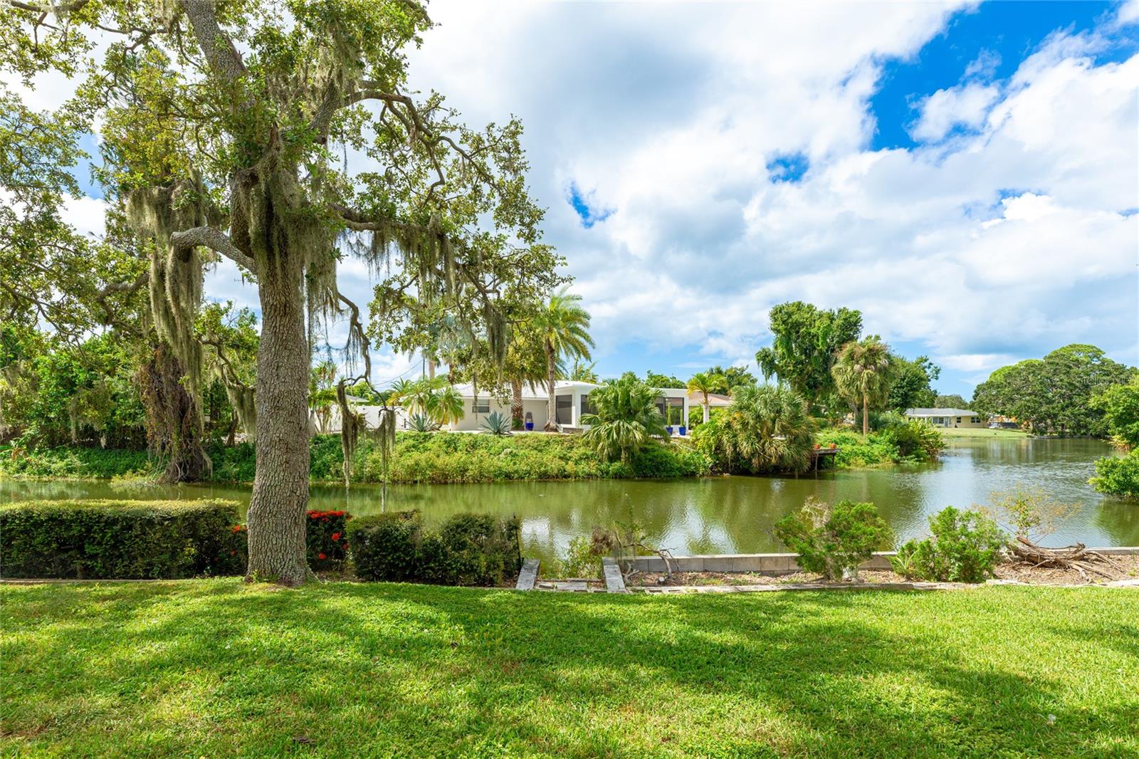 SHADOW LAKES - Residential Lease