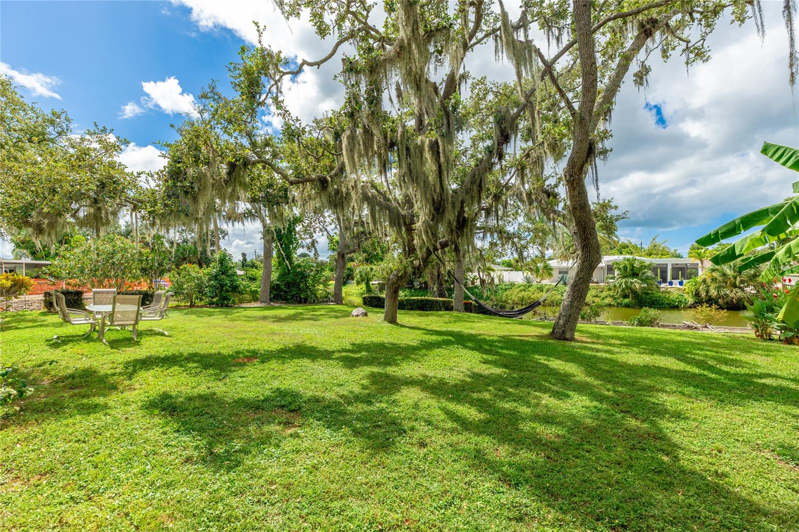 SHADOW LAKES - Residential Lease