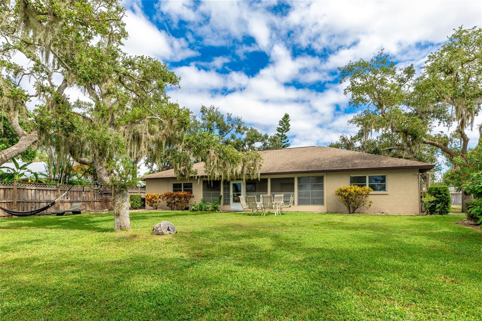 SHADOW LAKES - Residential Lease