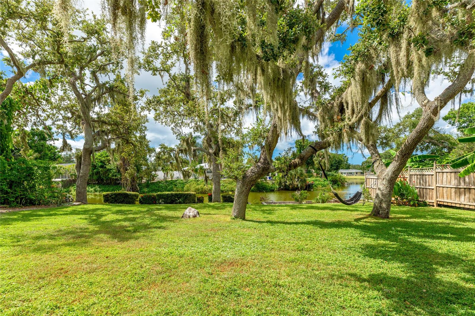 SHADOW LAKES - Residential Lease