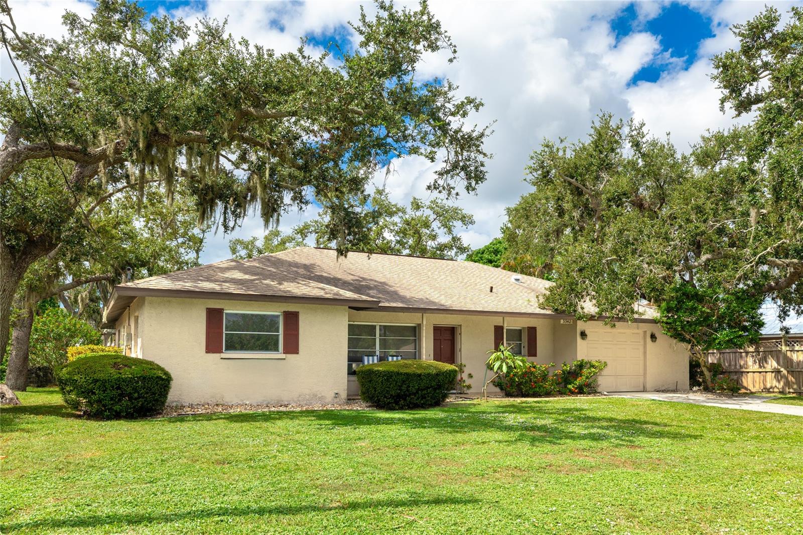 SHADOW LAKES - Residential Lease