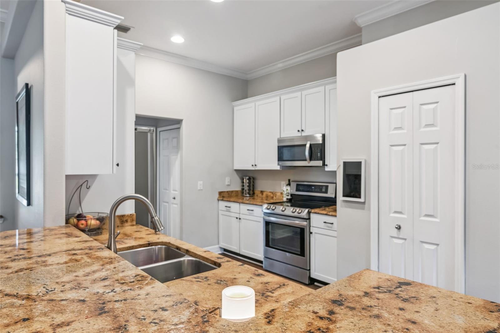 BLUE LAKE ESTATES - Residential
