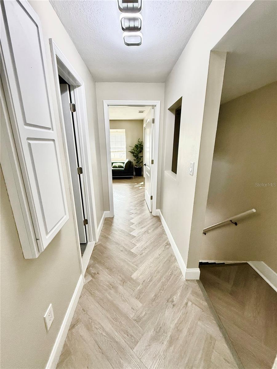 UNIVERSITY SQUARE UNIT 1 - Residential