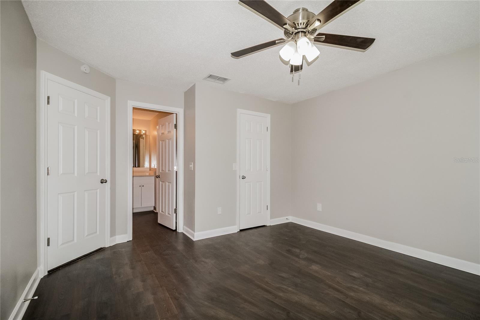 VOTAW VILLAGE PH 02 - Residential Lease