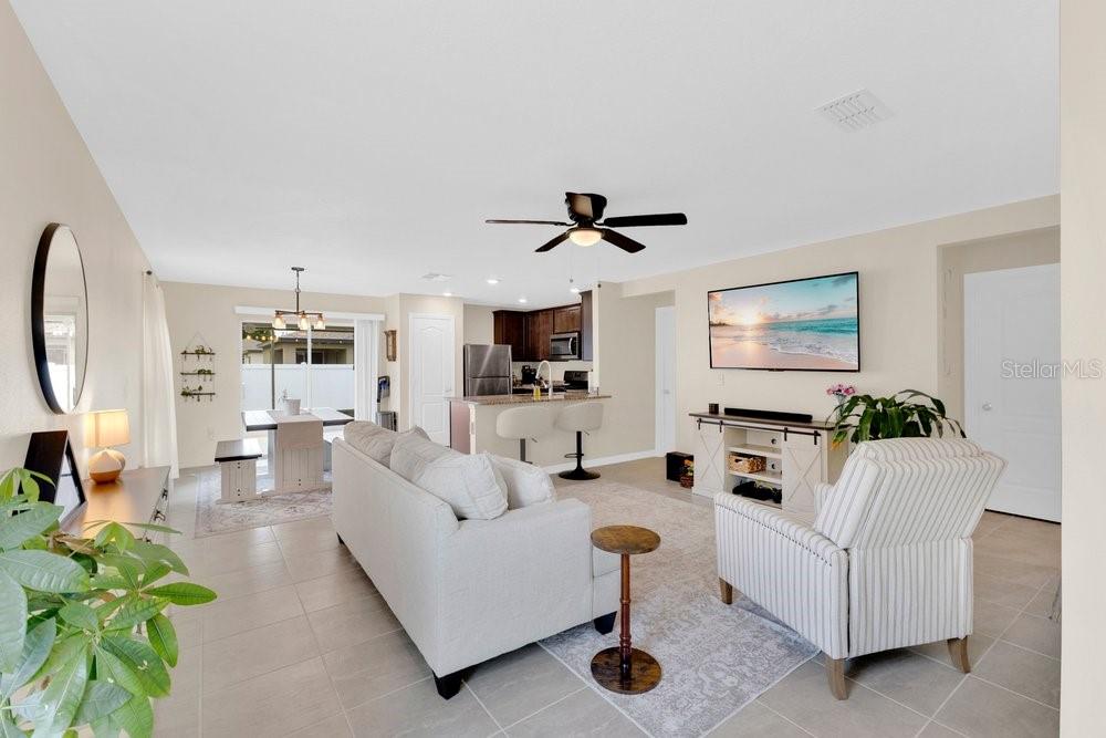 392 KENSINGTON VIEW DRIVE