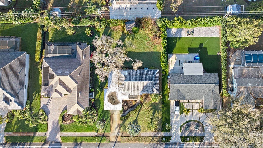 Photo of 514 Harbor Drive S, Venice, FL 34285 (MLS # N6146358)