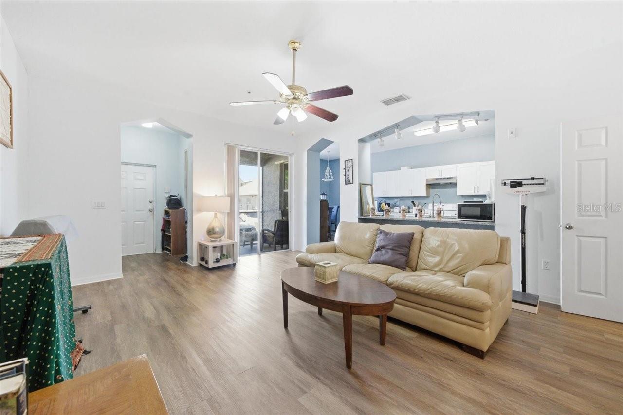 SUNRIDGE OF TAMPA BAY A CONDOM - Residential