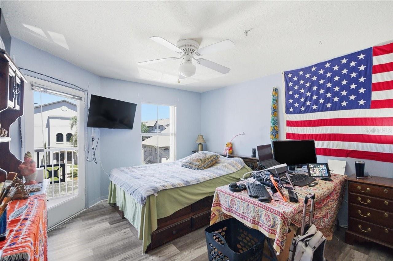 SUNRIDGE OF TAMPA BAY A CONDOM - Residential