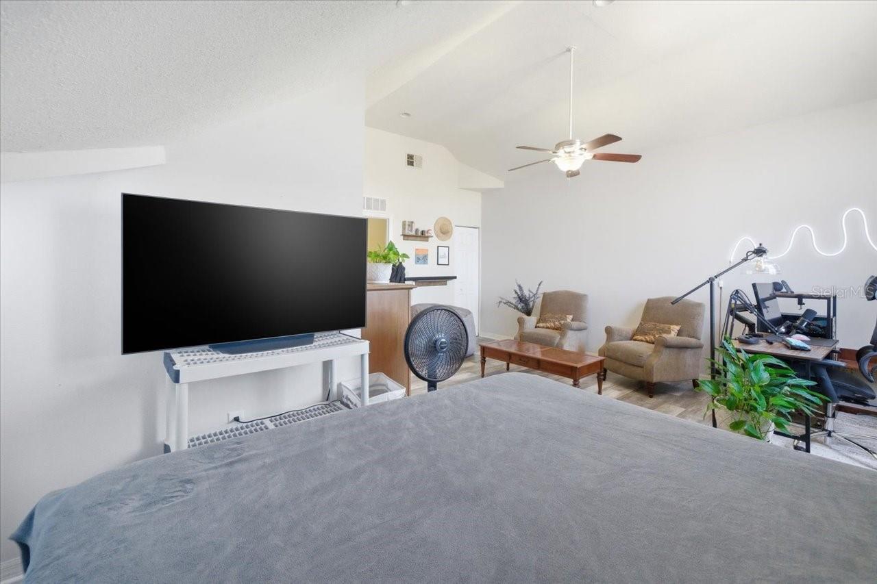 SUNRIDGE OF TAMPA BAY A CONDOM - Residential