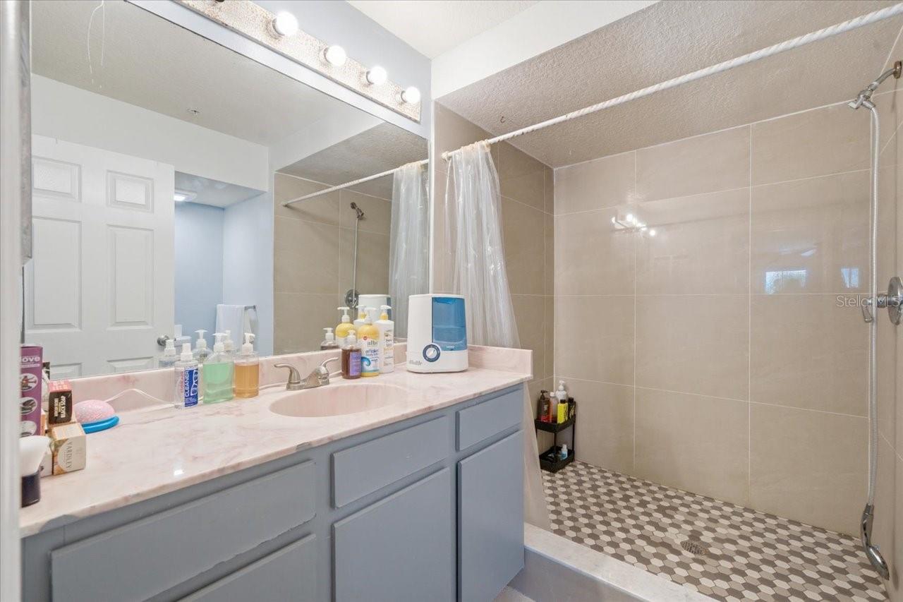 SUNRIDGE OF TAMPA BAY A CONDOM - Residential