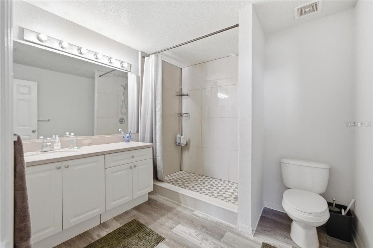 SUNRIDGE OF TAMPA BAY A CONDOM - Residential