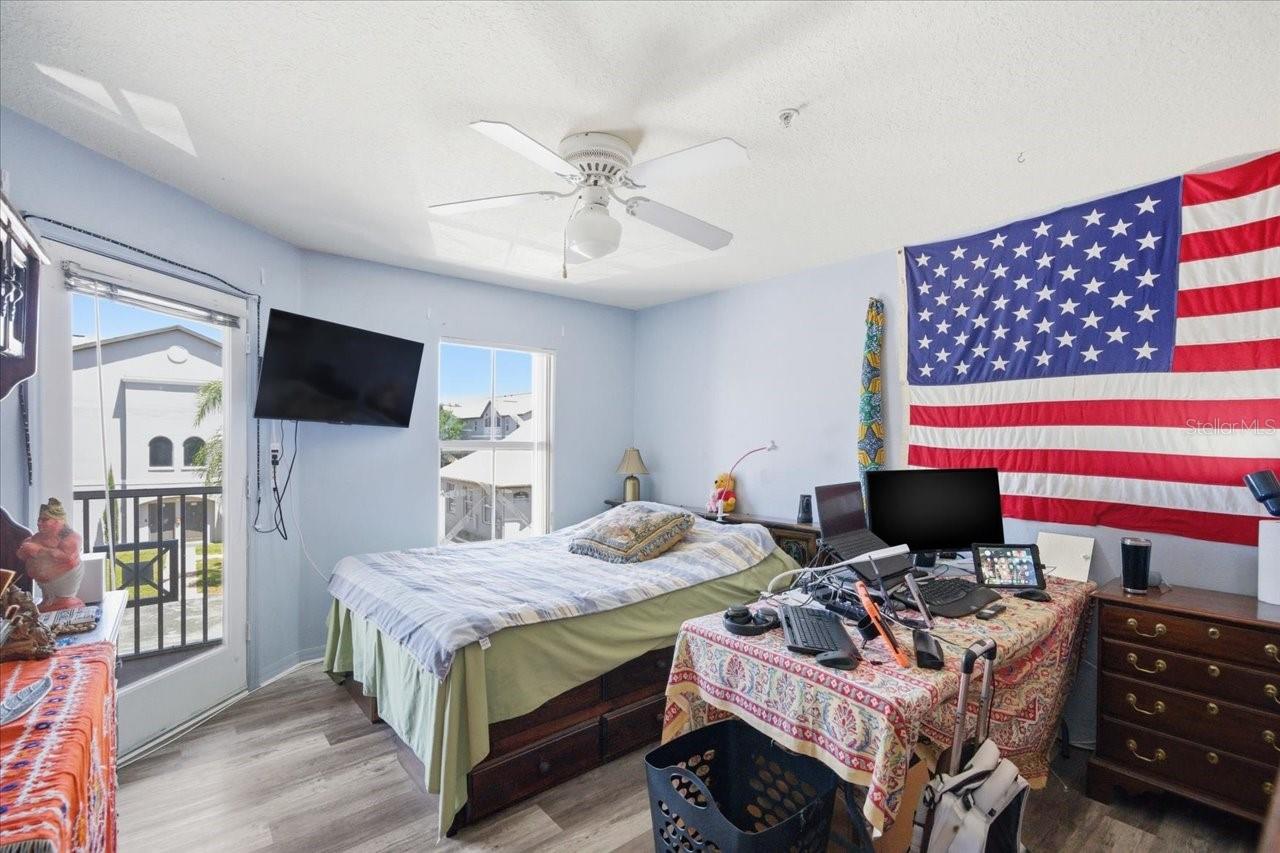 SUNRIDGE OF TAMPA BAY A CONDOM - Residential