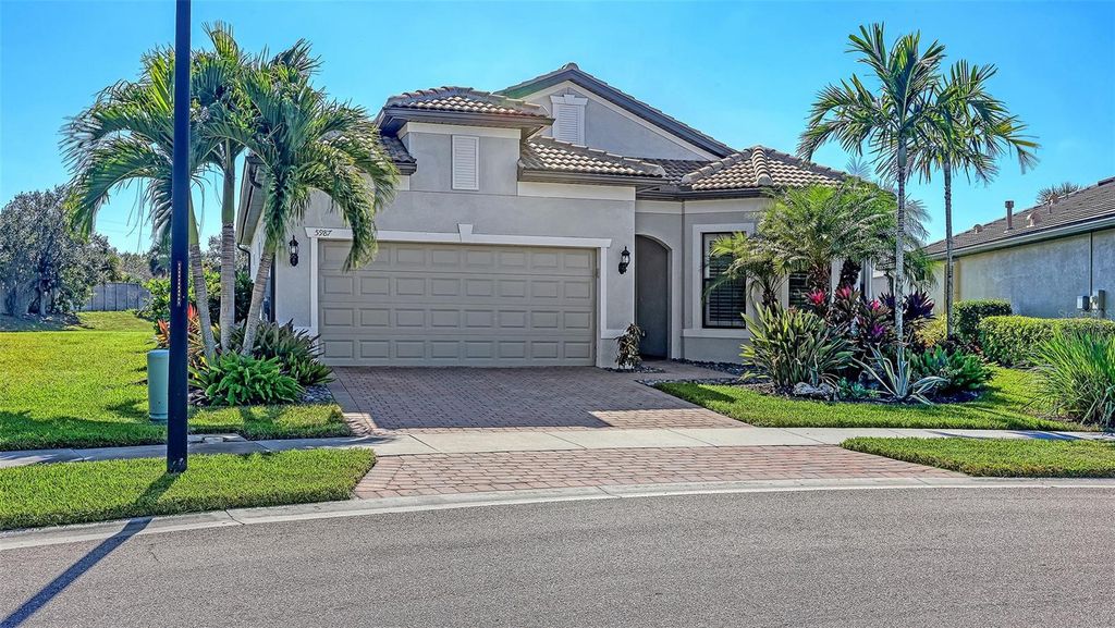 Photo of 5987 Snowy Egret Drive, Sarasota, FL 34238 (MLS # A4672568)