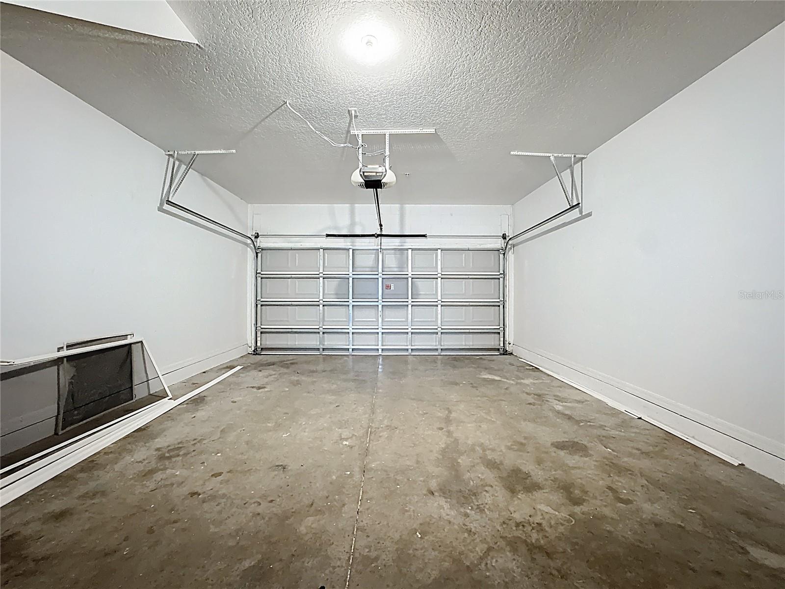 TUCKER OAKS CONDO PH 1 - Residential Lease