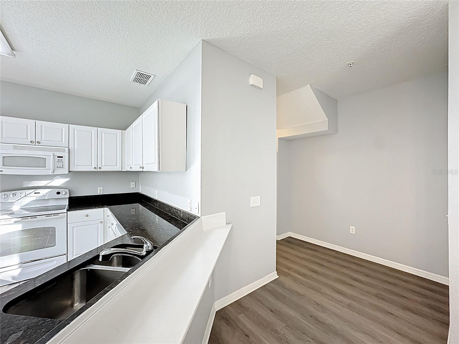 TUCKER OAKS CONDO PH 1 - Residential Lease