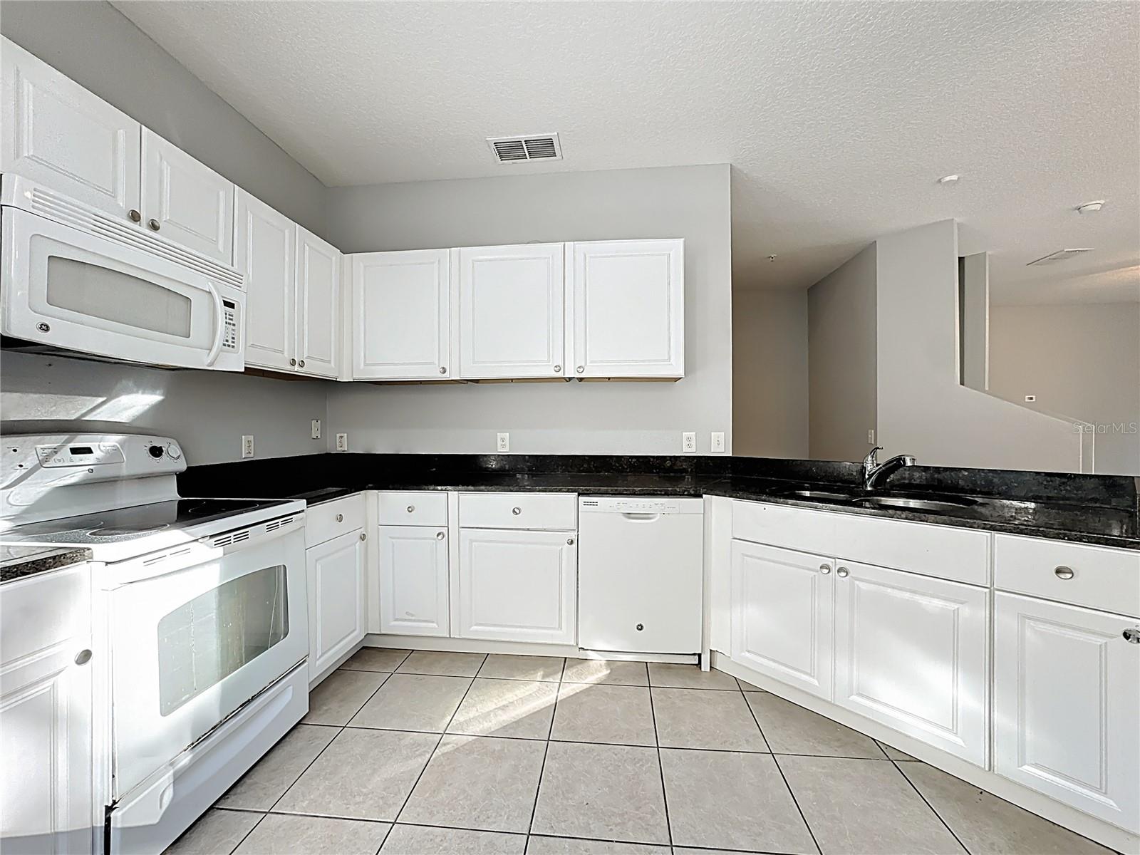 TUCKER OAKS CONDO PH 1 - Residential Lease