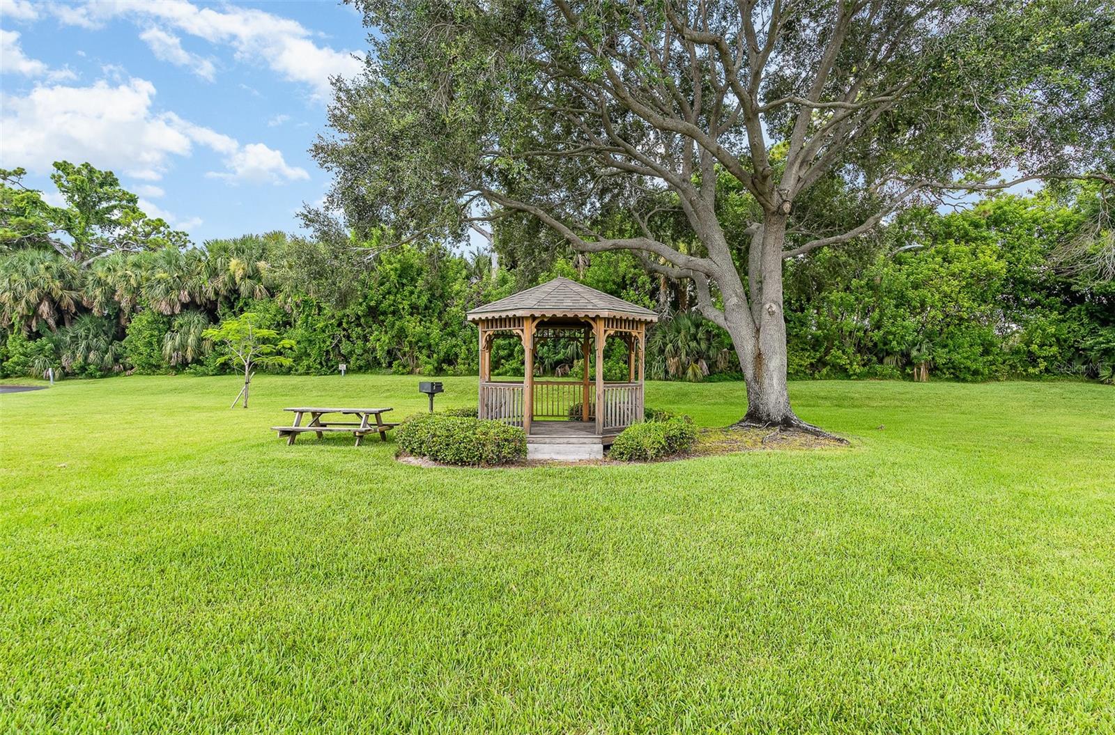 DELESPINE ON INDIAN RIVER - Residential