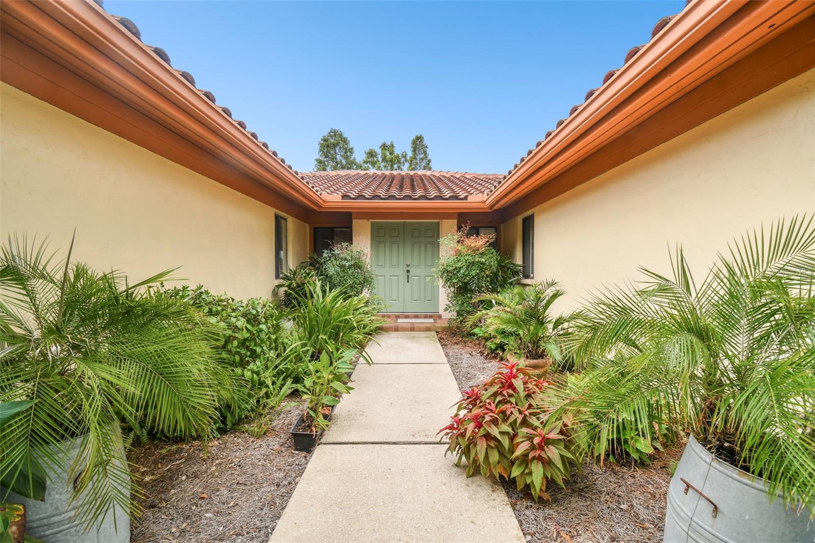 1001 ROLLING WOODS LANE