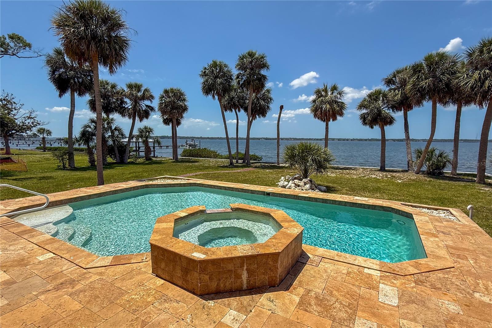 316 SHORE DRIVE E