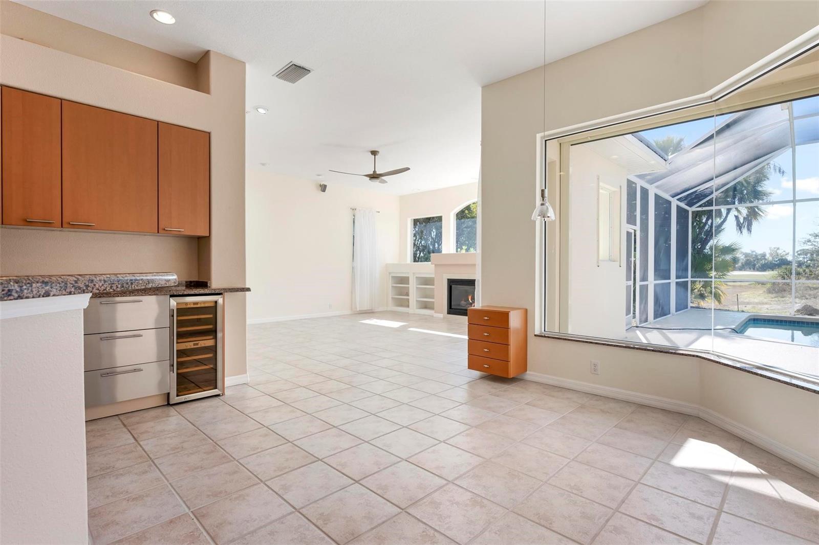 PELICAN POINTE GOLF & COUNTRY CLUB - Residential