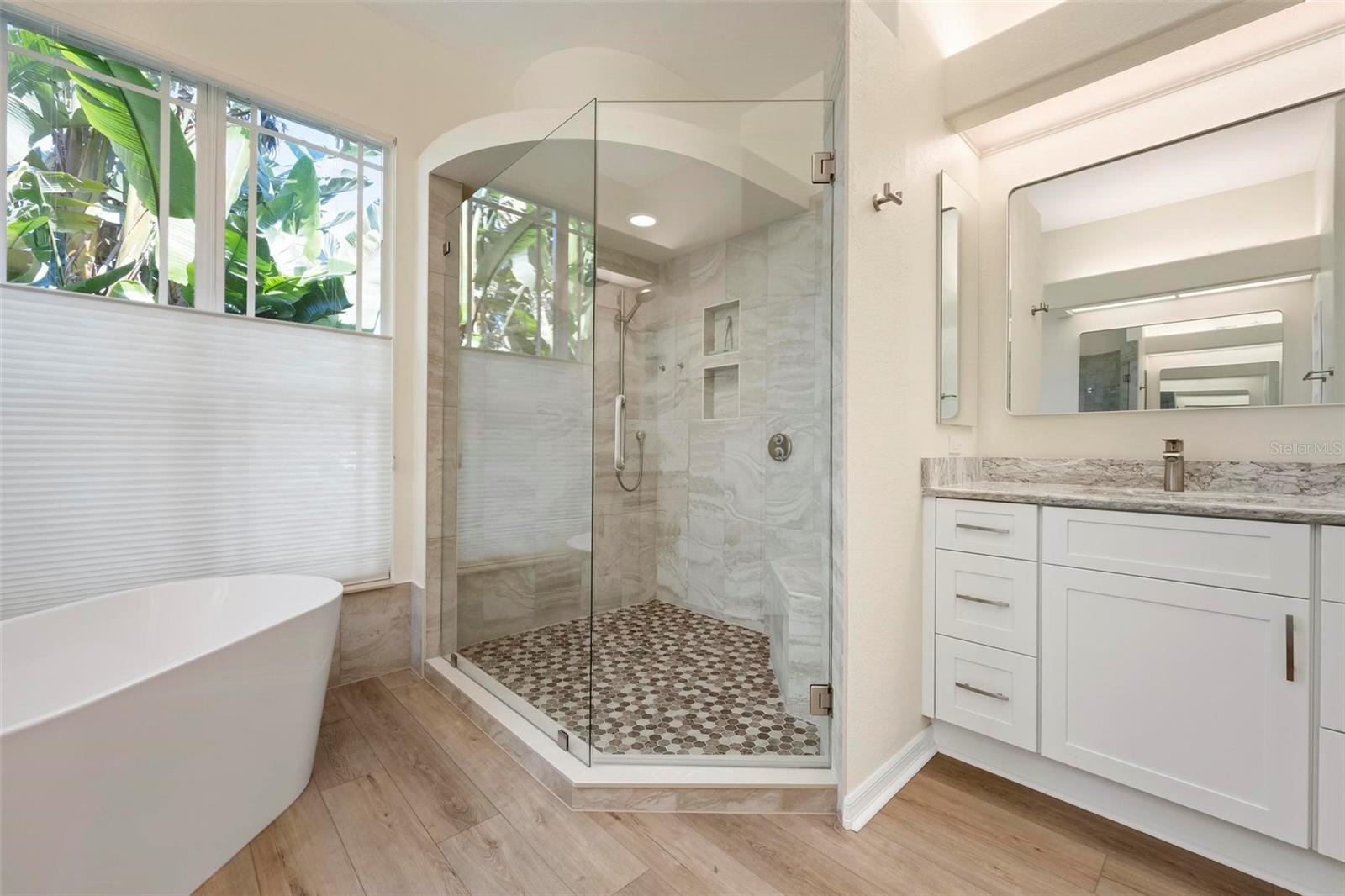 PELICAN POINTE GOLF & COUNTRY CLUB - Residential