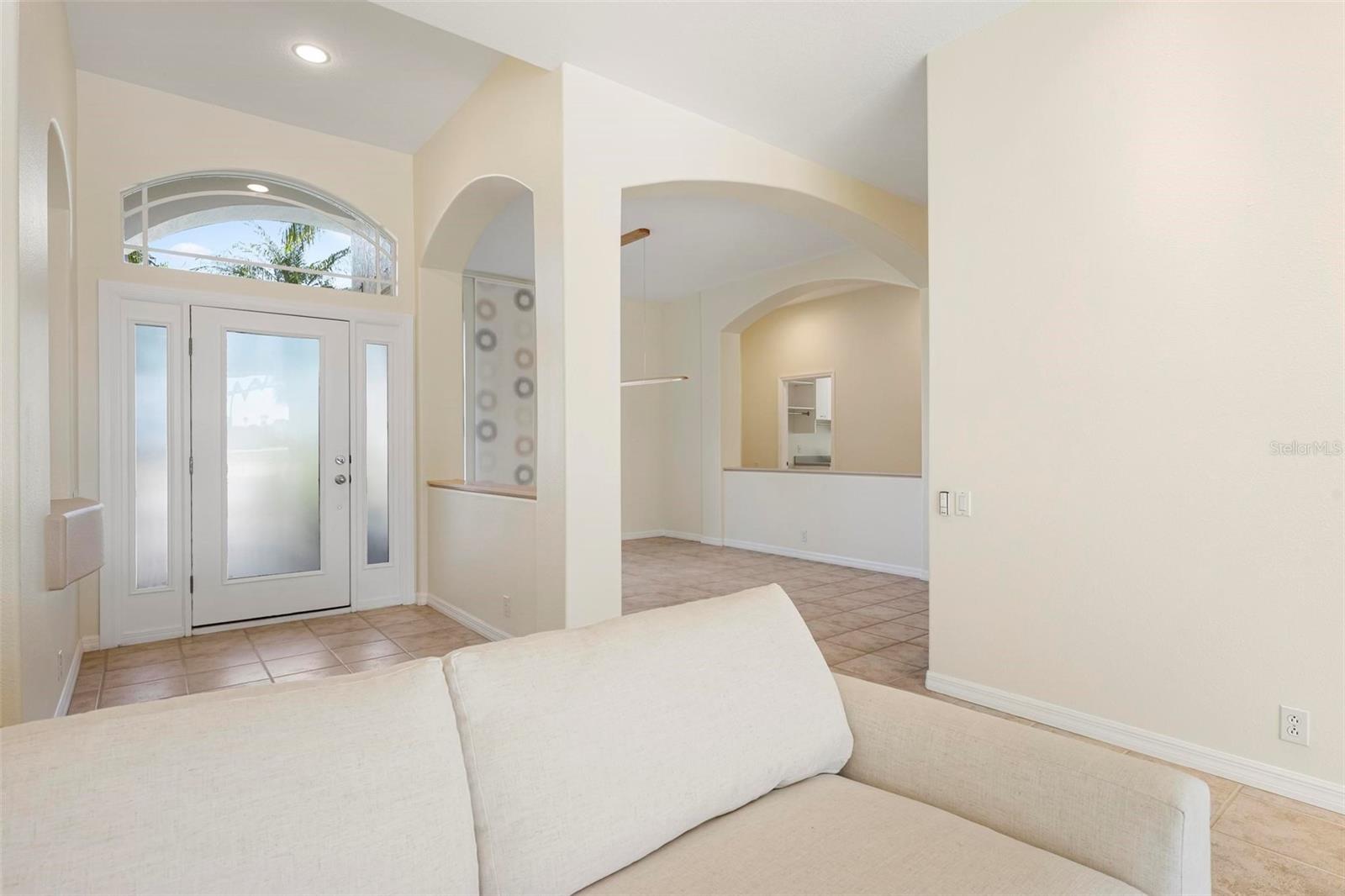 PELICAN POINTE GOLF & COUNTRY CLUB - Residential