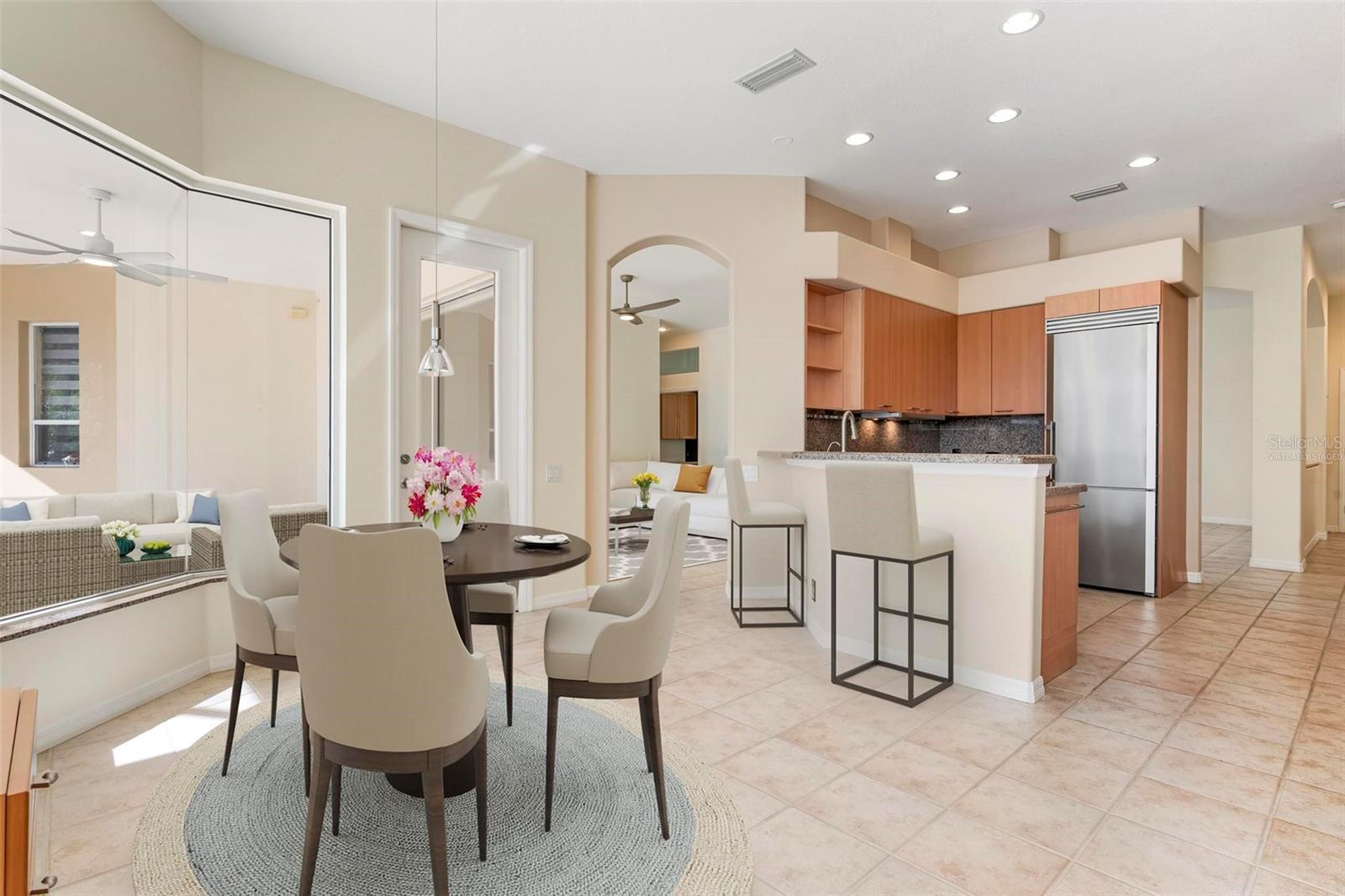 PELICAN POINTE GOLF & COUNTRY CLUB - Residential