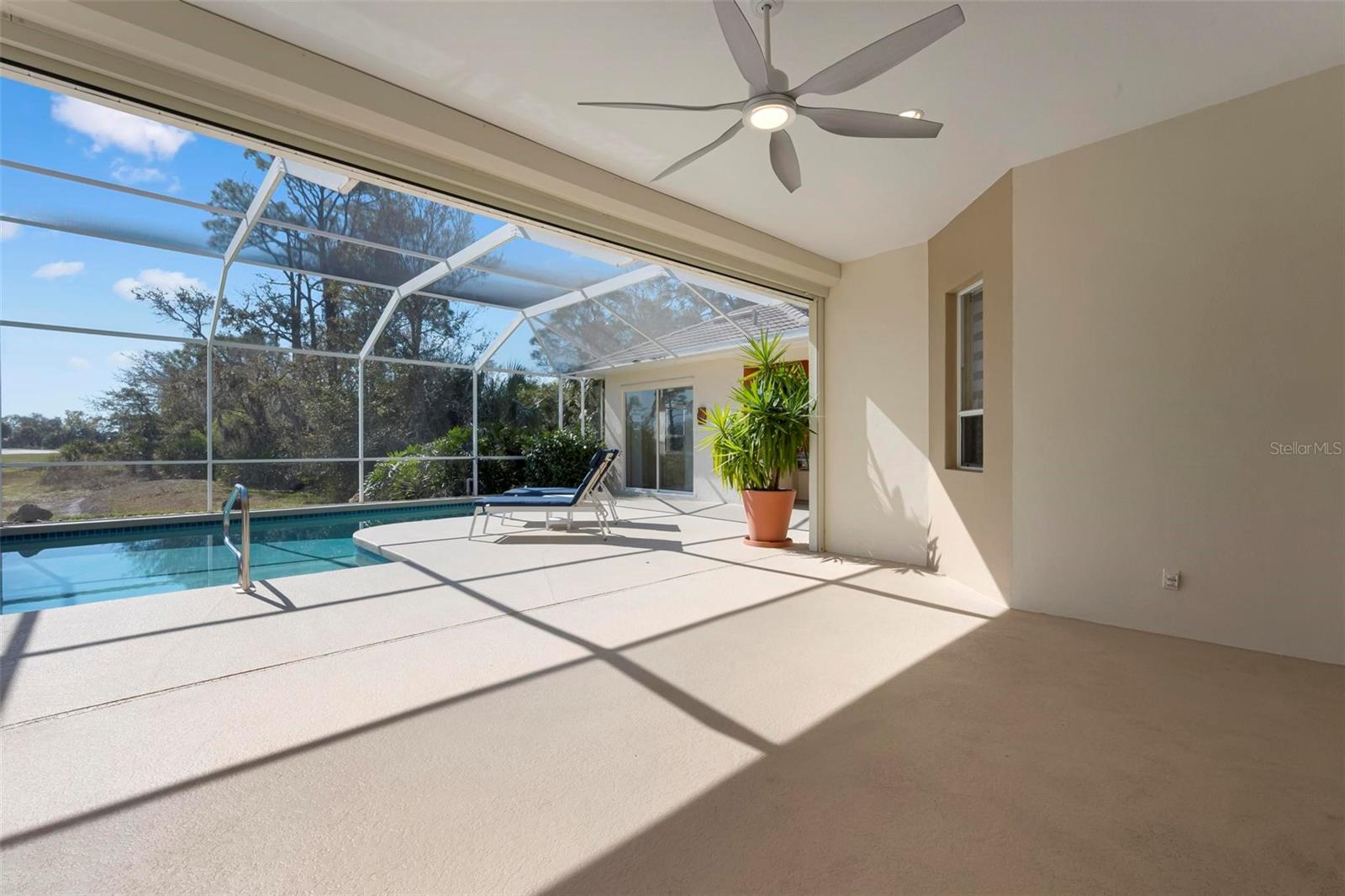 PELICAN POINTE GOLF & COUNTRY CLUB - Residential