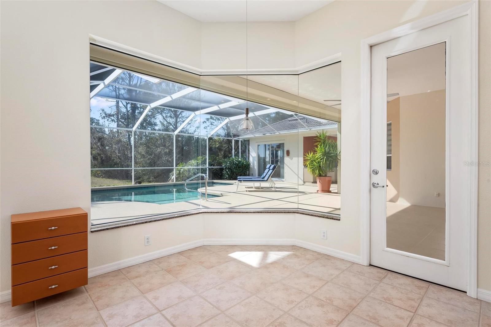 PELICAN POINTE GOLF & COUNTRY CLUB - Residential