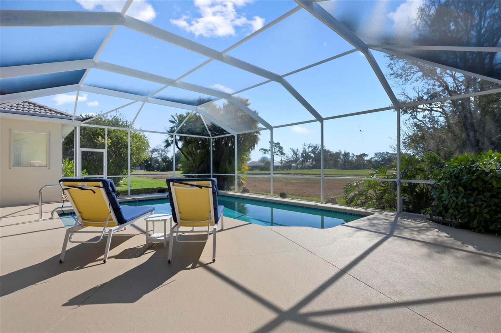 PELICAN POINTE GOLF & COUNTRY CLUB - Residential