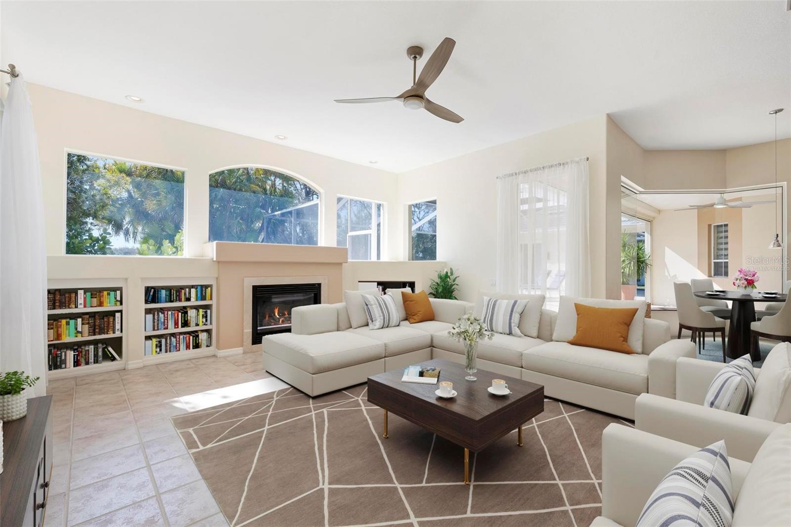 PELICAN POINTE GOLF & COUNTRY CLUB - Residential