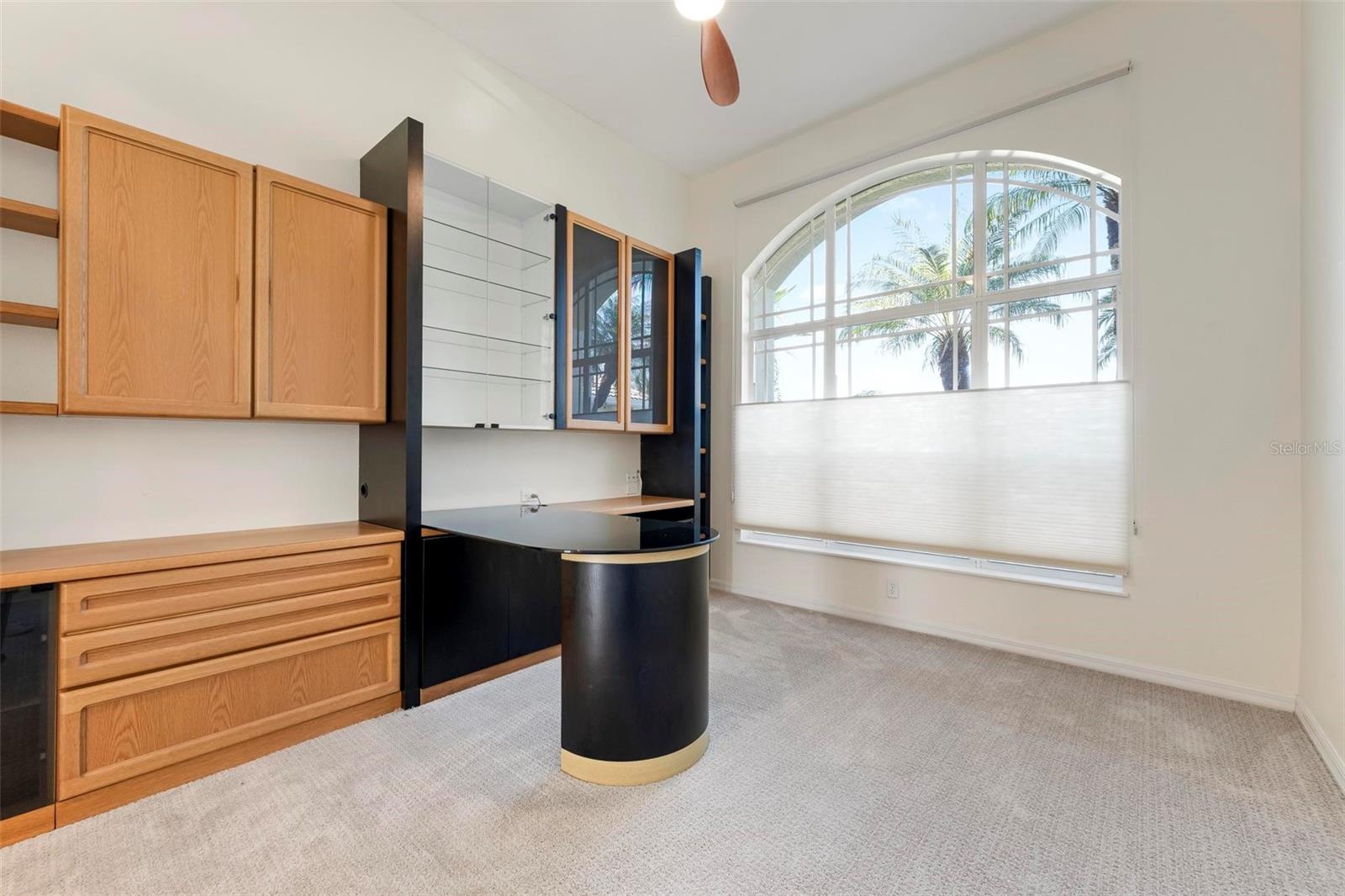 PELICAN POINTE GOLF & COUNTRY CLUB - Residential