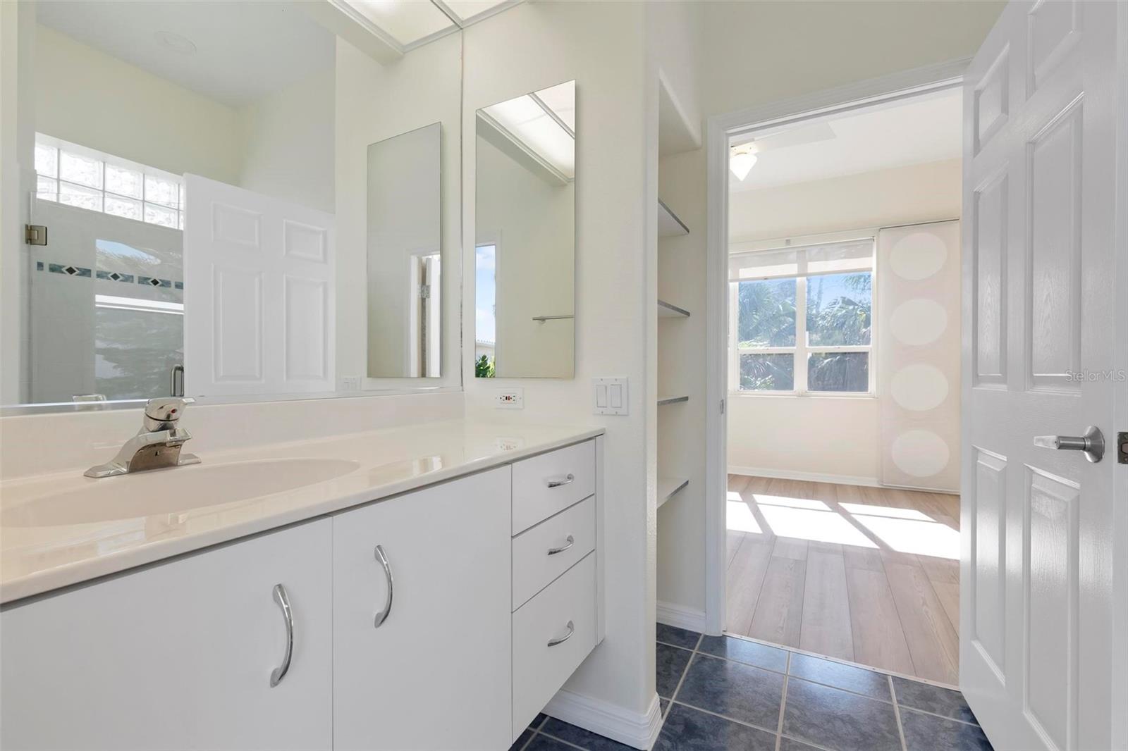 PELICAN POINTE GOLF & COUNTRY CLUB - Residential