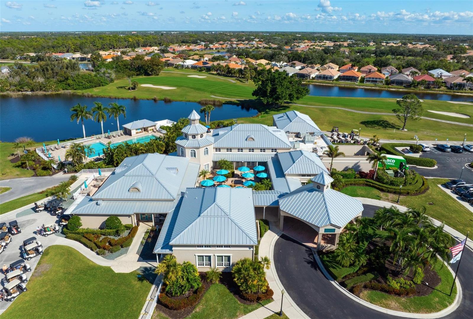 PELICAN POINTE GOLF & COUNTRY CLUB - Residential