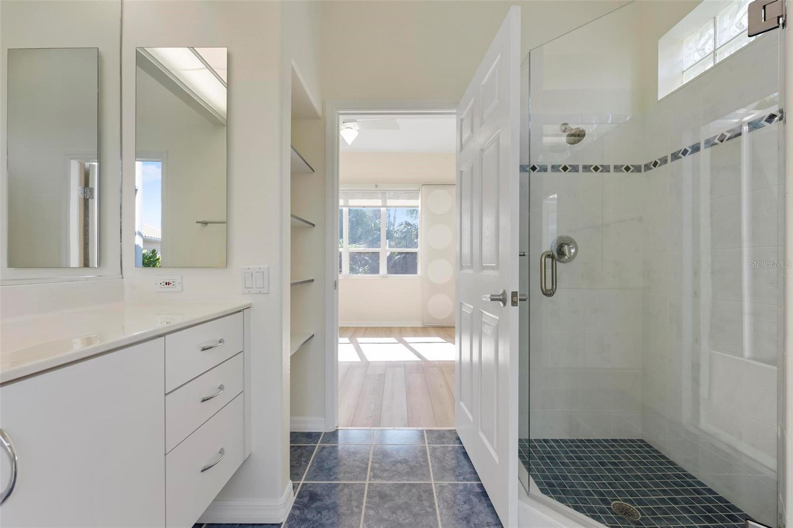 PELICAN POINTE GOLF & COUNTRY CLUB - Residential